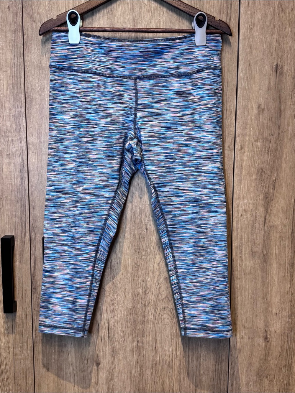 Zella Activewear Capri Stretch Leggings Multi-Blue Space-Dye L Athletic